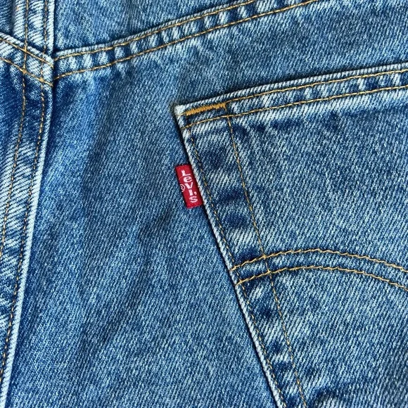Levi’s Vintage 550 Relaxed Fit cut off shorts Size 33 - Picture 3 of 7